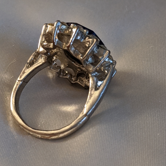 Vintage Statement Ring - Picture 4 of 10